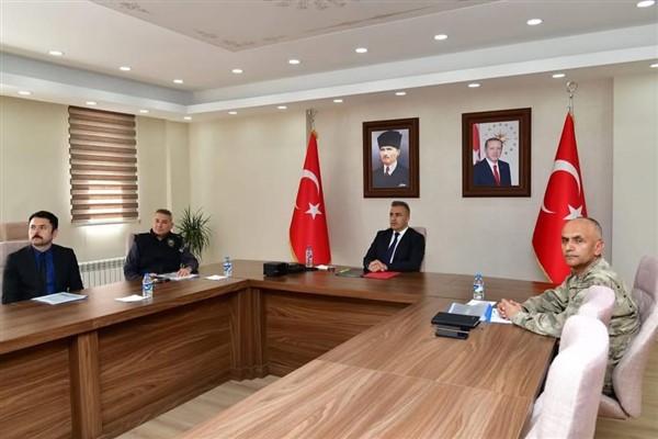 Ardahan Valisi Çiçek, Düzensiz Göçle Mücadele Bölge Toplantısına katıldı