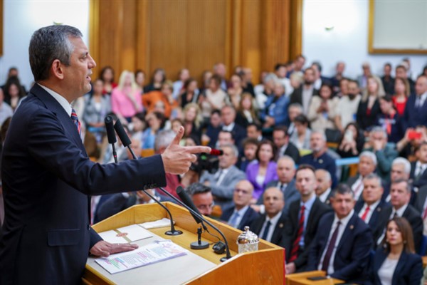 Özel: Cesaretiniz yükseliyor ve biz de onurlu mücadelenizin destekçisiyiz