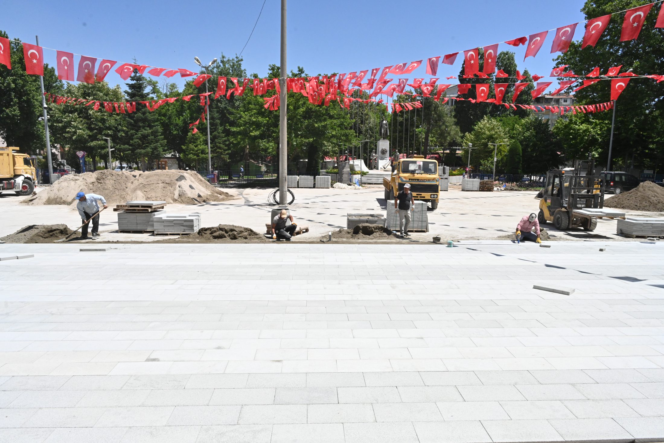 15 Temmuz Cumhuriyet ve Demokrasi Meydanı yenileniyor