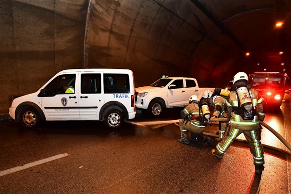 İtfaiye ekipleri, Konak Tüneli’nde tatbikat gerçekleştirdi