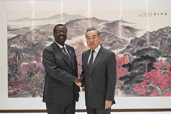 Wang Yi, Afrika ülkeleri dışişleri bakanlarıyla görüştü