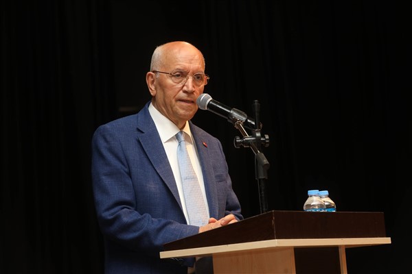 Başkan Yaşar: Kent konseylerinin yasası eksik