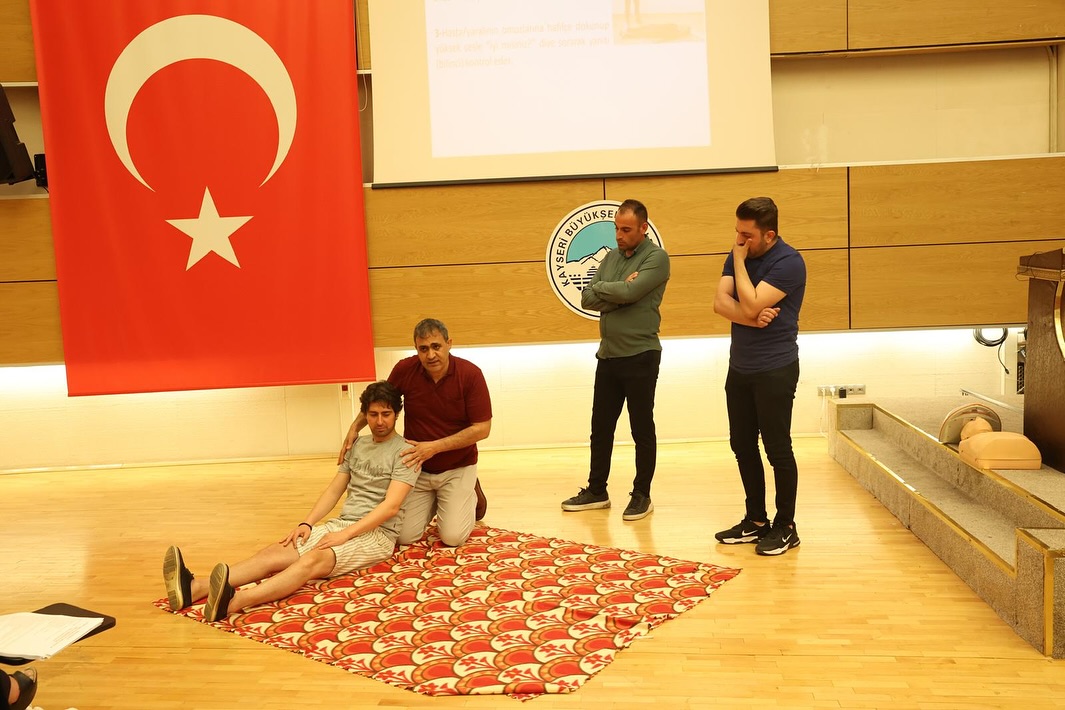 Kayseri Büyükşehir Belediyesi Spor A.Ş’den tesis personeline eğitim