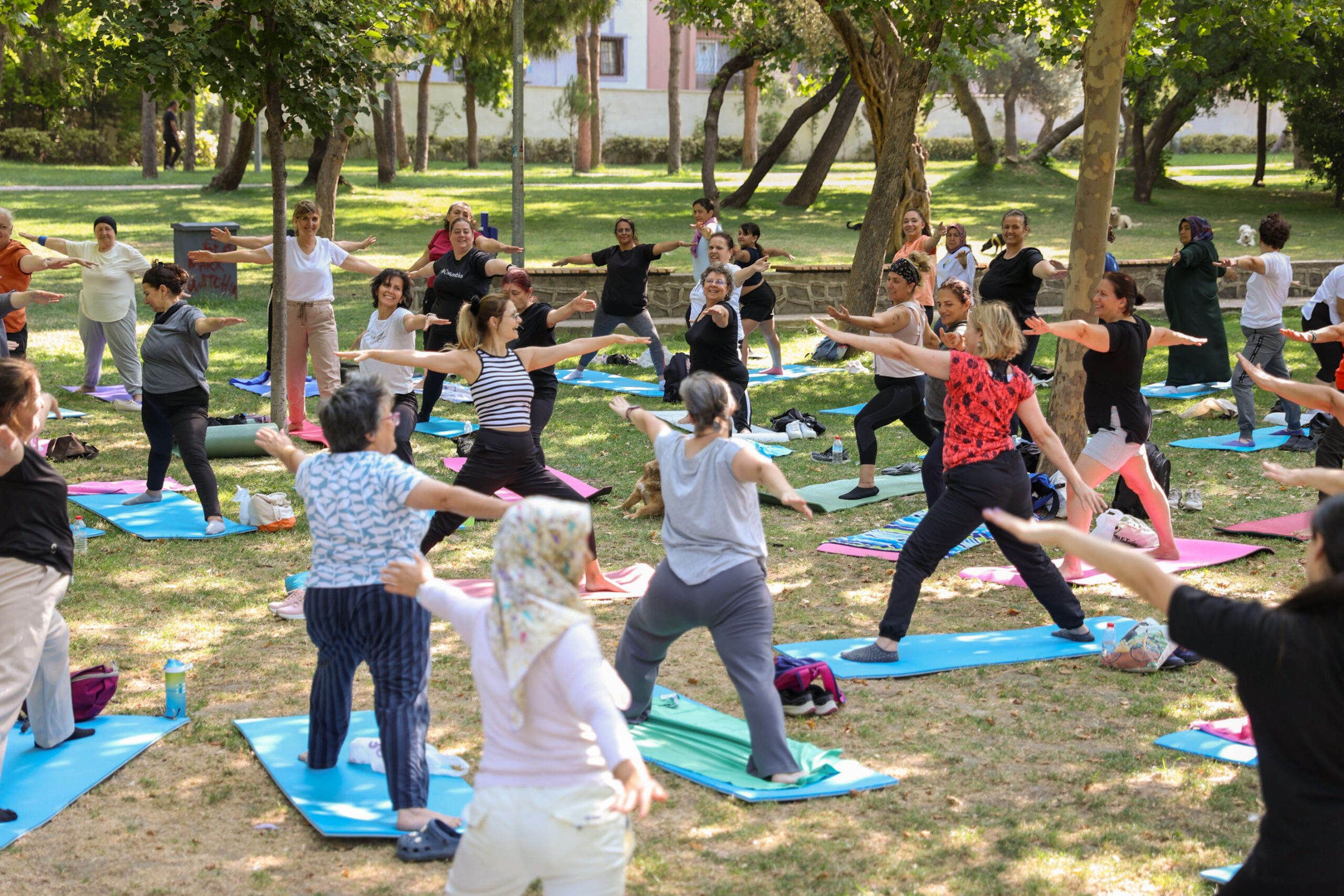 Buca’da yoga, pilates ve zumba dersleri açık alana taşındı