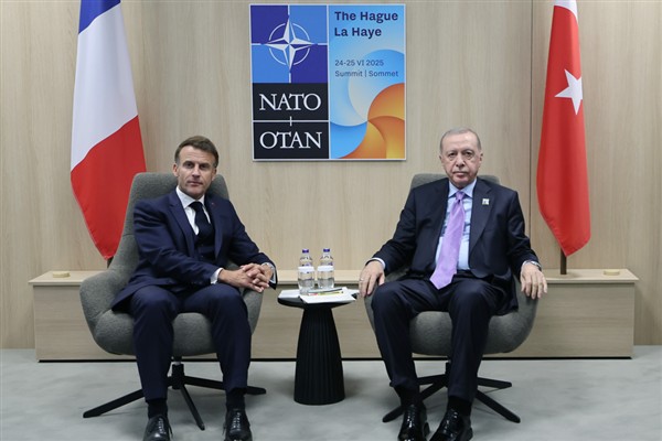 Cumhurbaşkanı Erdoğan, Fransız mevkidaşı Macron ile görüştü