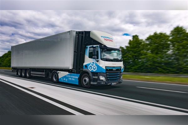 Toyota Avrupa’da yakıt hücreli kamyonlarla sıfır emisyon lojistiğini başlatıyor