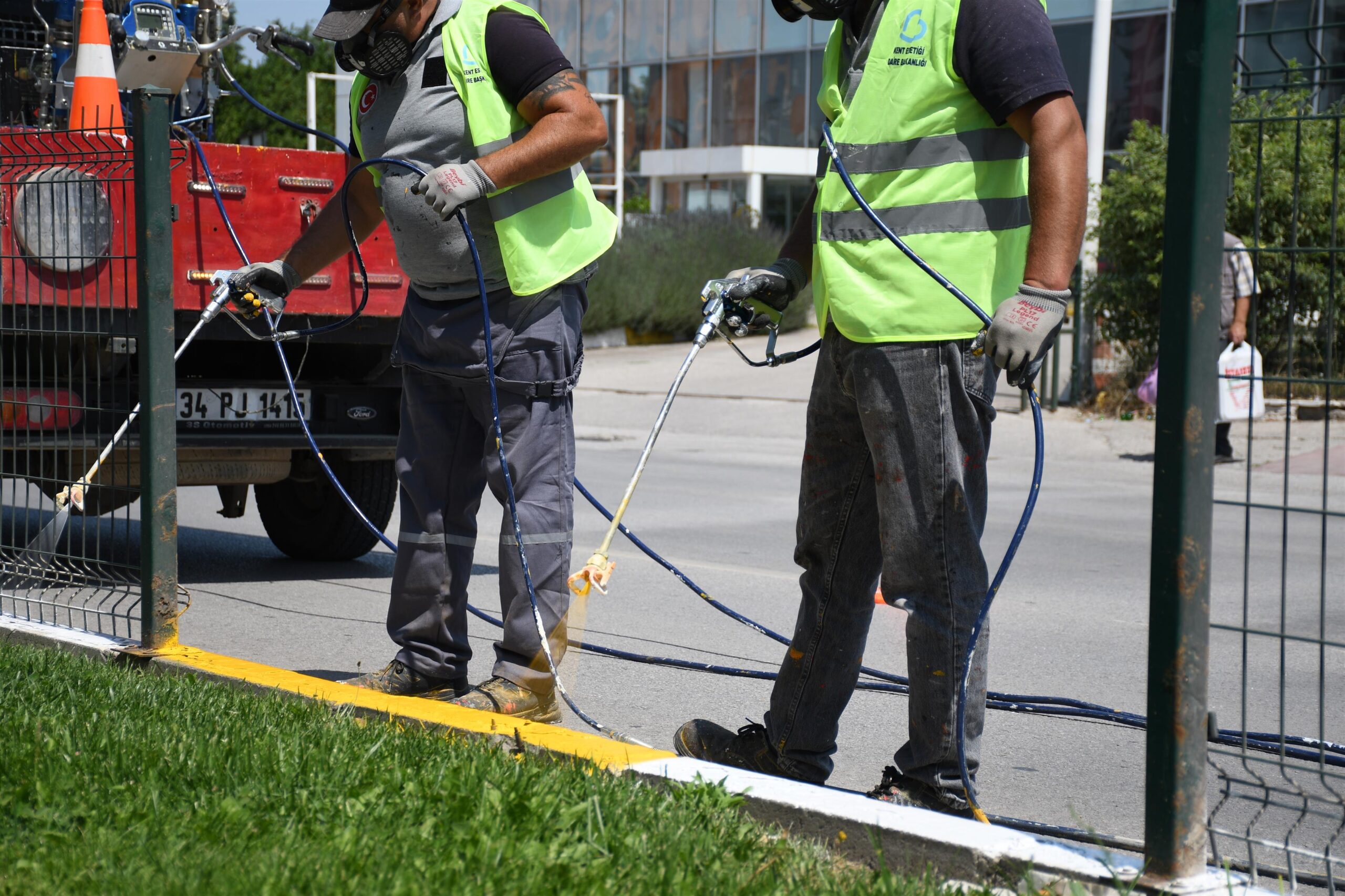 Balıkesir Büyükşehir Belediyesi’nden boyama çalışması