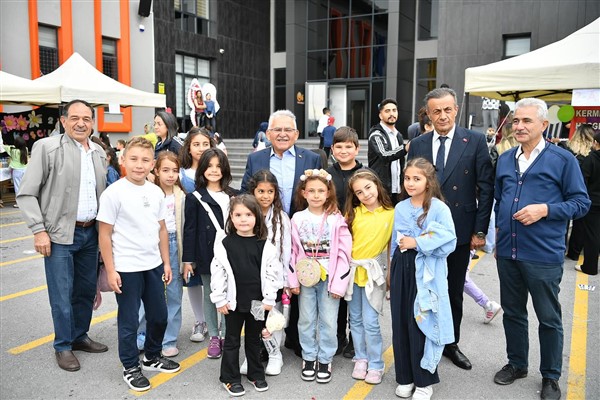 Başkan Büyükkılıç Geleneksel Bahar Şenliği’ne katıldı