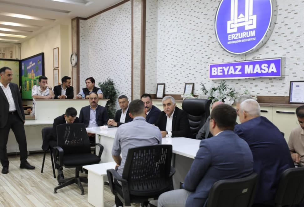 Erzurum Büyükşehir Belediyesi’nde “Halk Günü” yoğun ilgi gördü