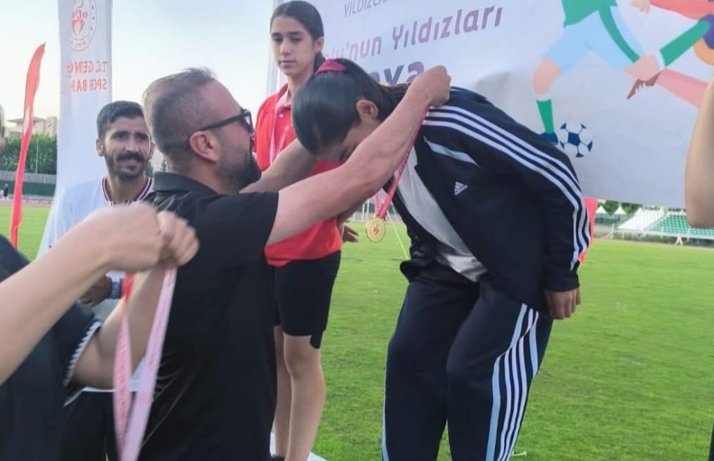 Van Muradiye Gençlik Merkezi öğrencileri bölge seçmelerinde başarı elde etti