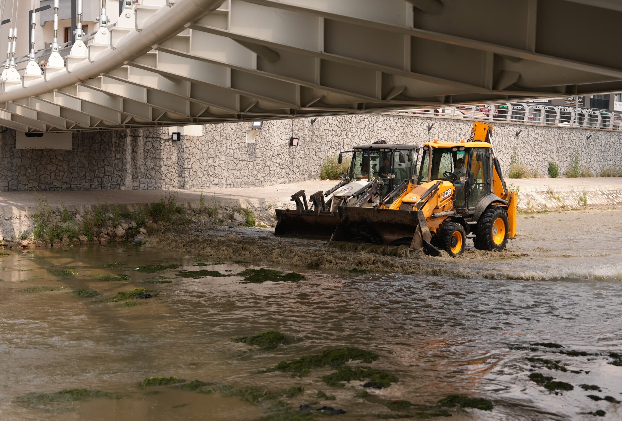 Asar Deresi’nde çevre temizliği çalışmalarına başlandı