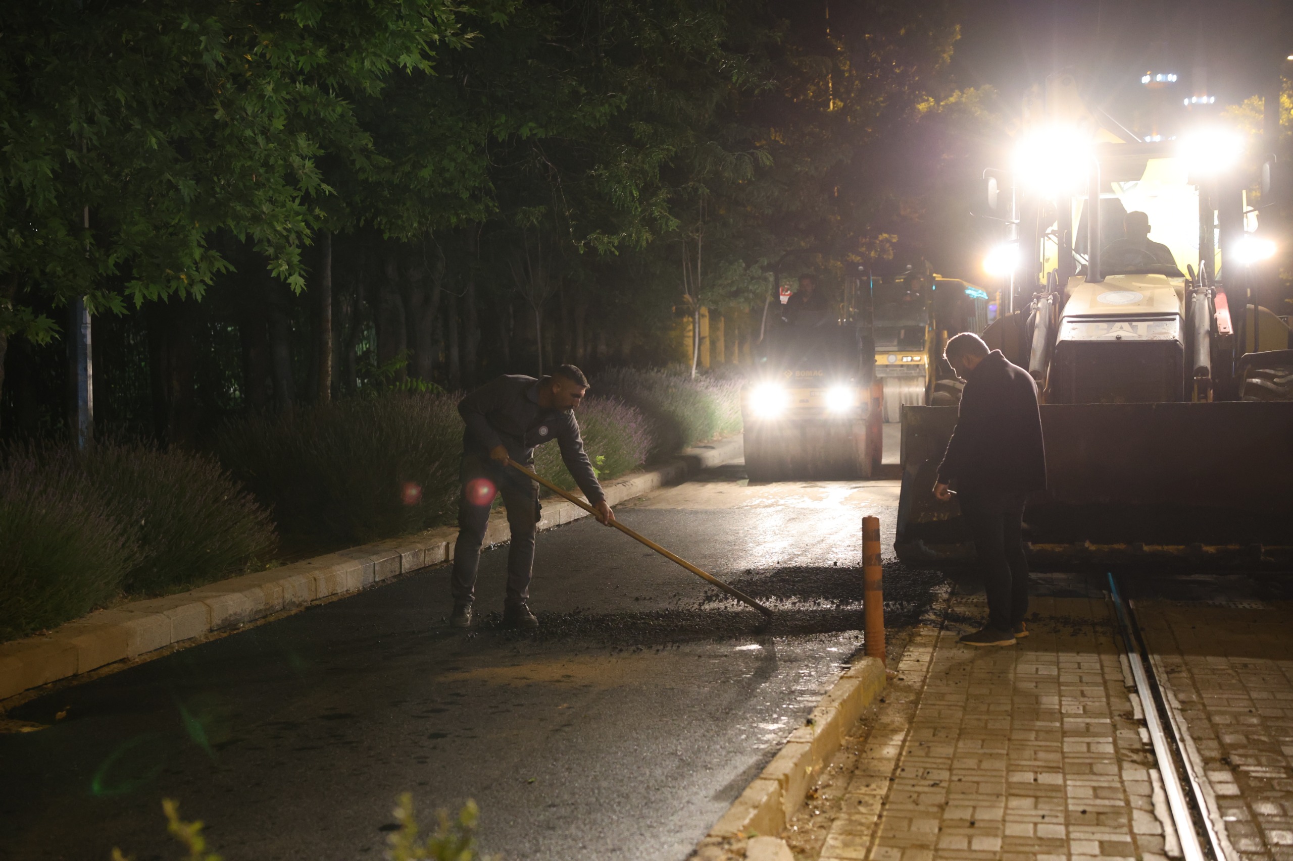 Öğretmenler Bulvarı’nda gece çalışması