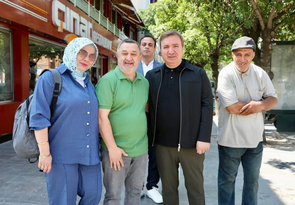 Vali Aydoğdu, esnaf ve vatandaşlarla bayramlaştı