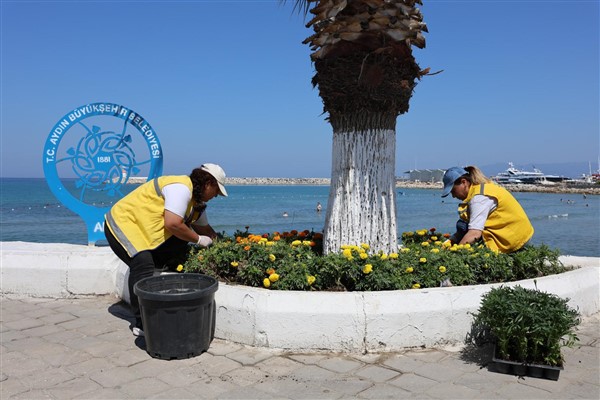 Büyükşehirden Kuşadası’nda bakım çalışması