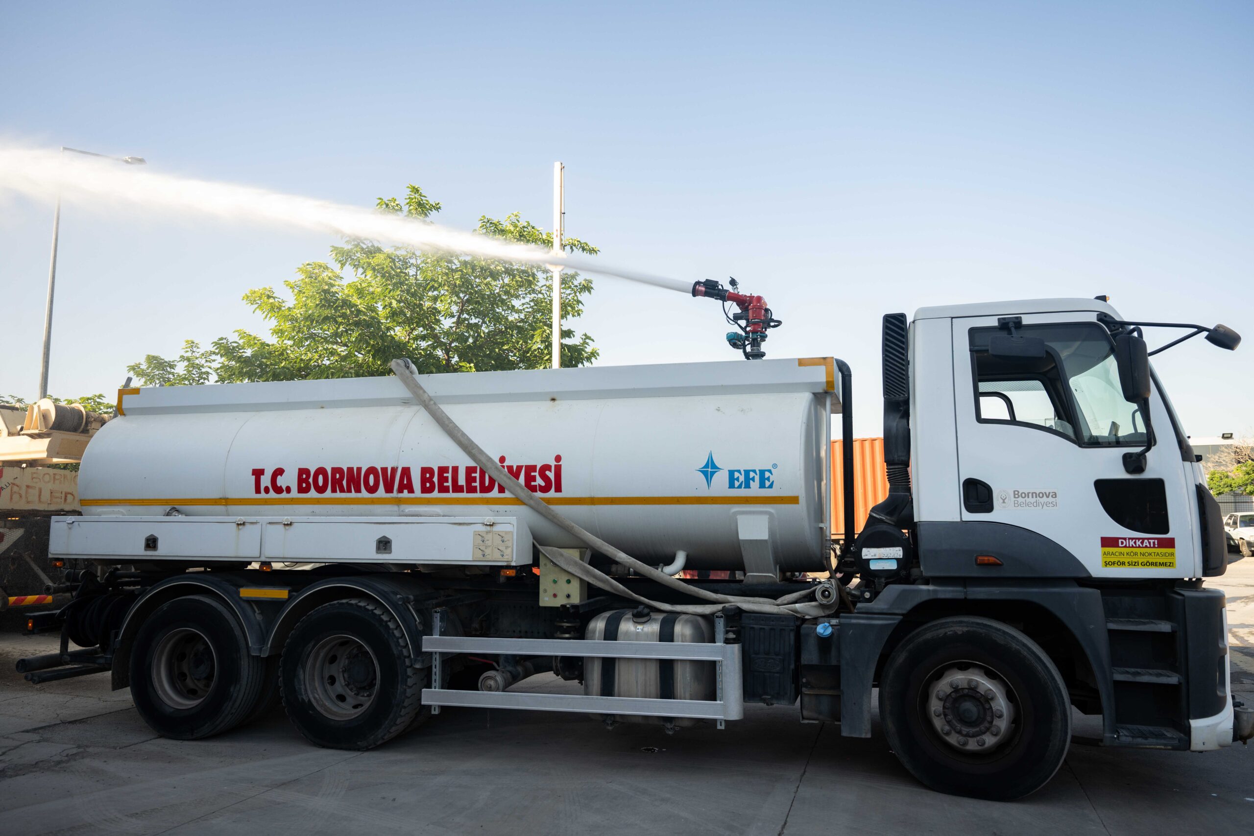 Bornova Belediyesi’nden yangına hızlı müdahale adımı