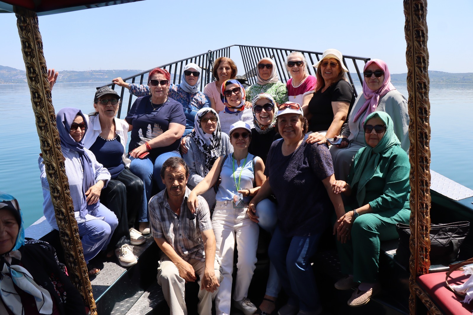 İzmit Belediyesinin Asırlık Çınar Evleri’nin sakinleri Sapanca’da doğayla buluştu