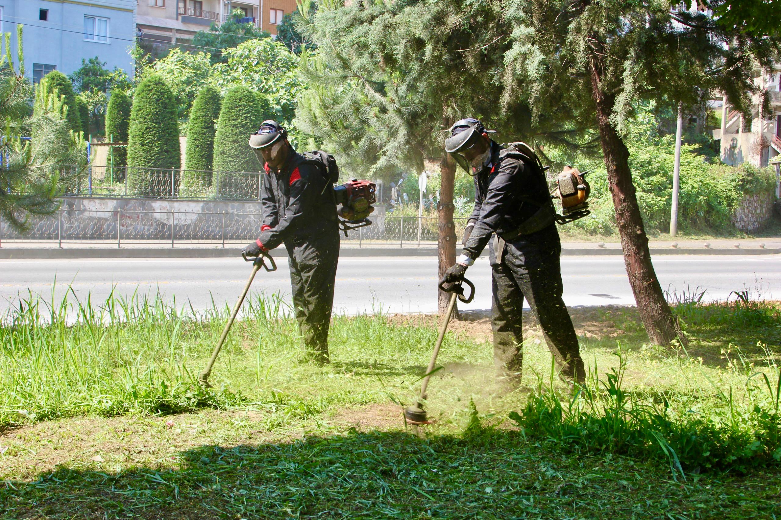 Giresun Belediyesi’nden parklarda temizlik ve onarım çalışması