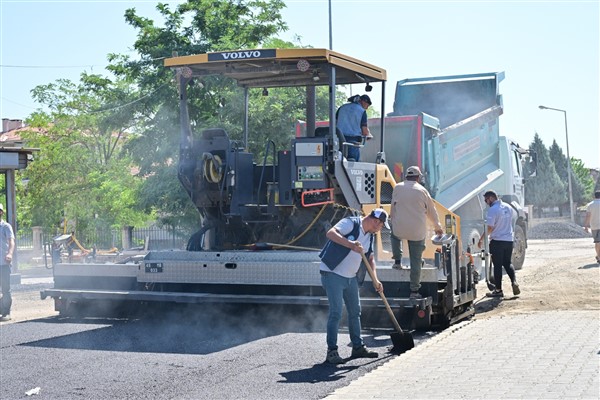 Manisa Büyükşehir’in asfalt çalışmaları devam ediyor