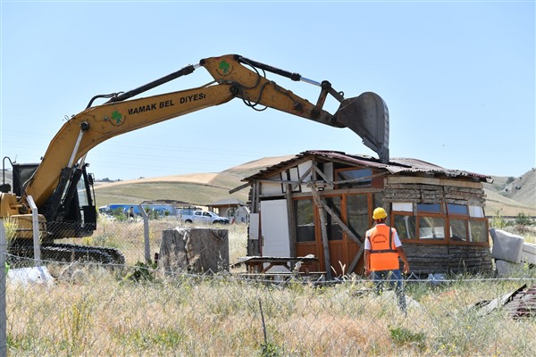 Mamak’ta kaçak yapılarla mücadele devam ediyor