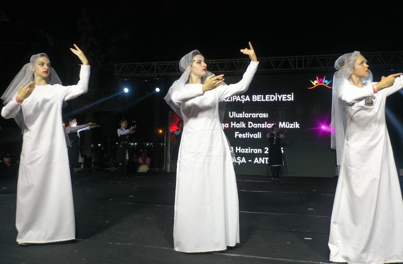 Gazipaşa’da Uluslararası Halk Dansları ve Müzik Festivali başladı