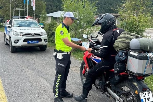 Ardahan’da sürücülere güvenli sürüş uyarısı