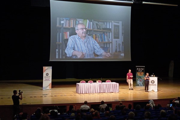 Diyarbakır’da “Engelliler İçin Barış ve Demokratik Toplum Arayışı” konferansı düzenlendi