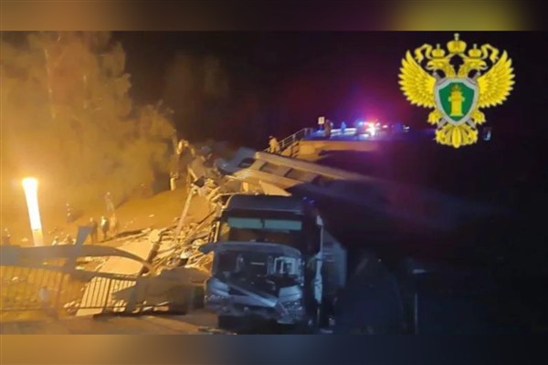 Rusya’da köprü çöktü, lokomotif raydan çıktı: 7 kişi öldü