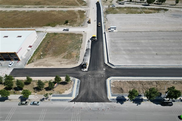 Çorum Belediyesi’nden hastaneleri bağlayan yolda çalışma
