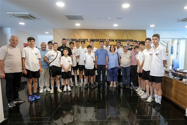 Kayapınar Belediyesi ve Spor Kulübü heyeti, İzmir’i ziyaret etti