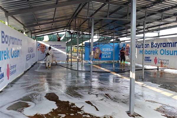 Ümraniye’de kurban temizliği ve dezenfeksiyon çalışmaları başladı