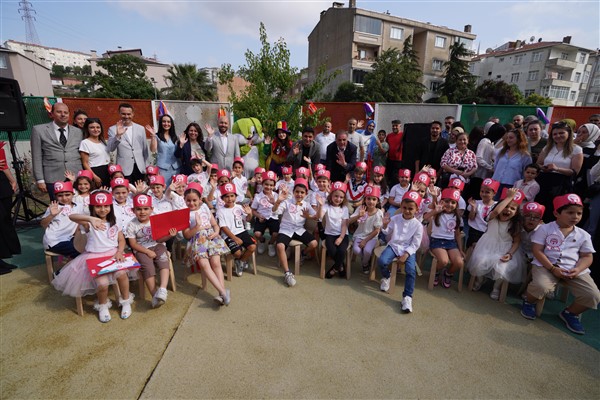 Yuvamız İstanbul öğrencileri mezun oldu