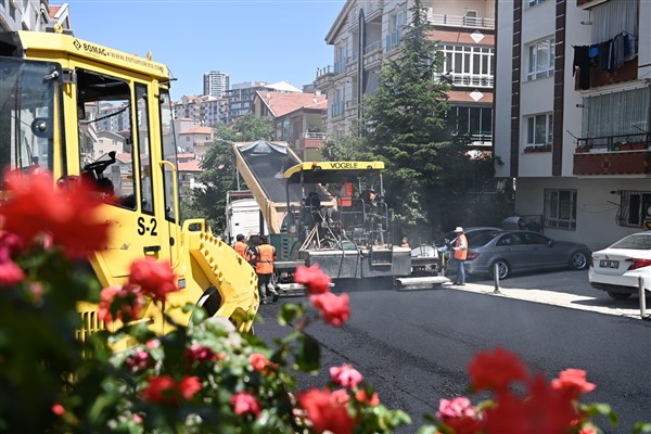 Mamak’ta yollar yenileniyor