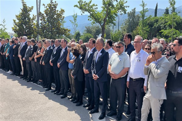 Ferdi Zeyrek’in adı Muratpaşa’da bir parkta yaşatılacak