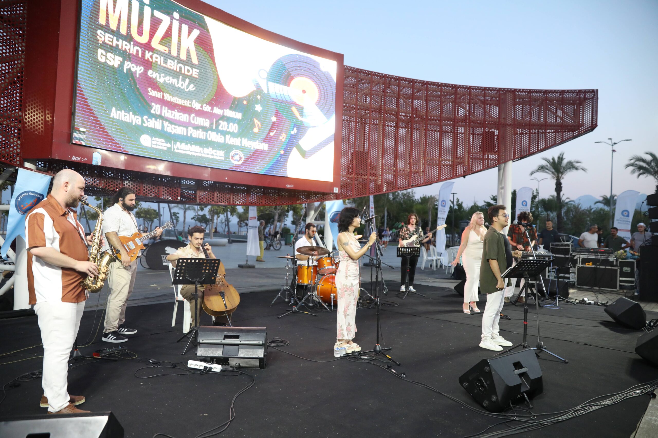 Antalya Büyükşehir Belediyesi’nden “Müzik Şehrin Kalbinde” konseri