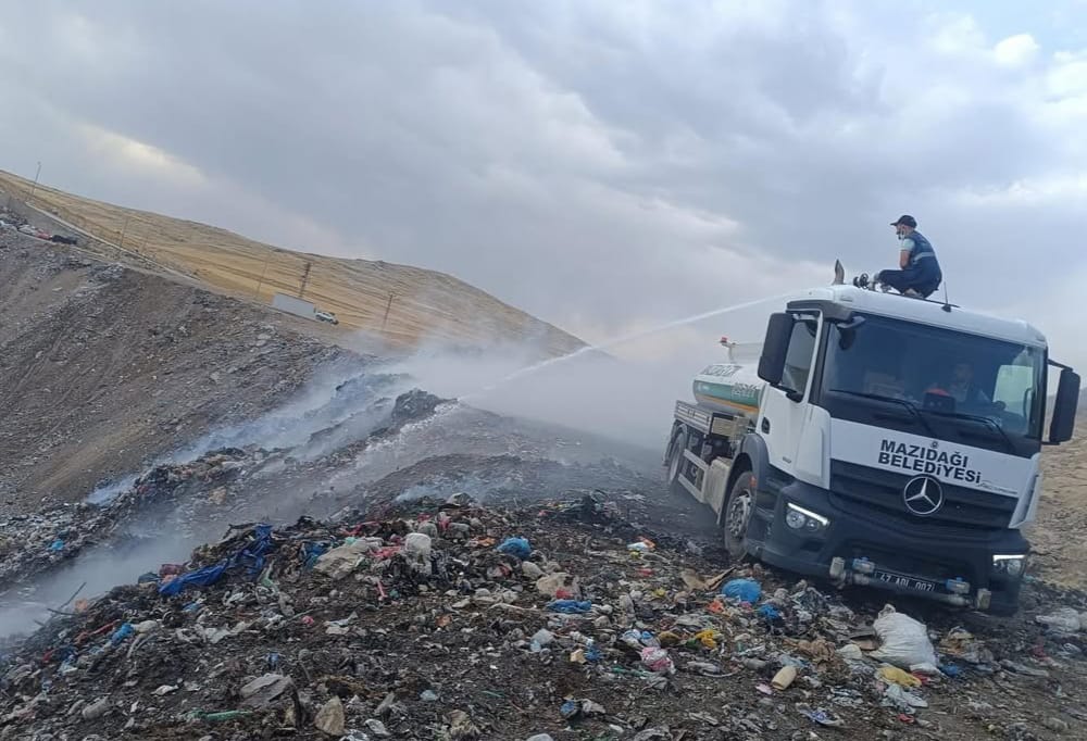 Mazıdağı’nda çöp alanında çıkan yangın kontrol altına alındı