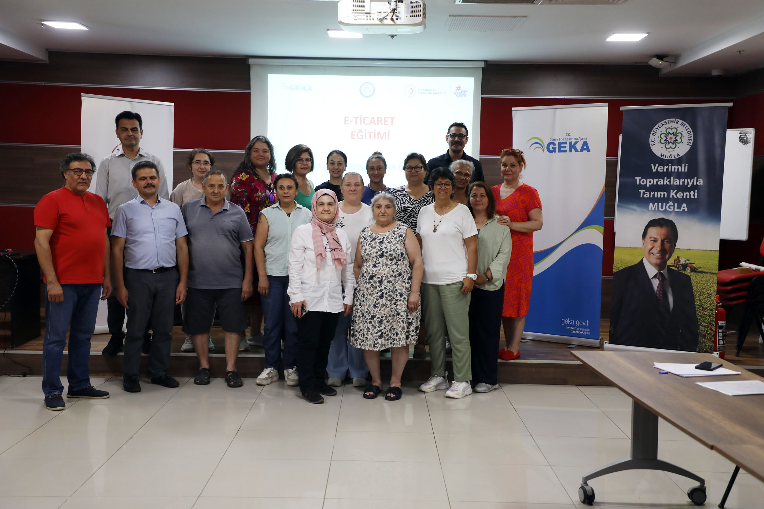 Muğla Büyükşehir Belediyesi’nden üreticiye e-ticaret eğitimi