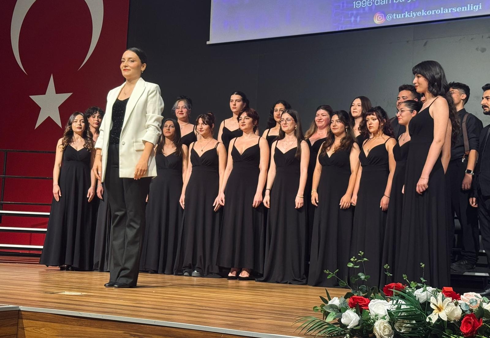 İsmail Baha Sürelsan Konservatuvarı Gençlik Korosu, başarı ödülü aldı