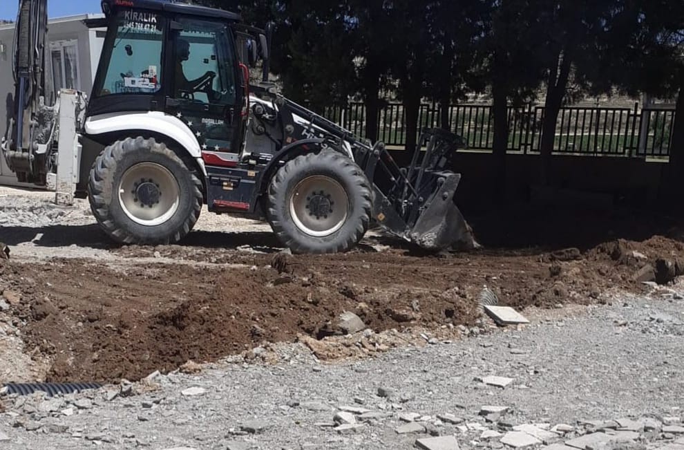 Mazıdağı Devlet Hastanesi bahçesinde çevre düzenlemesi