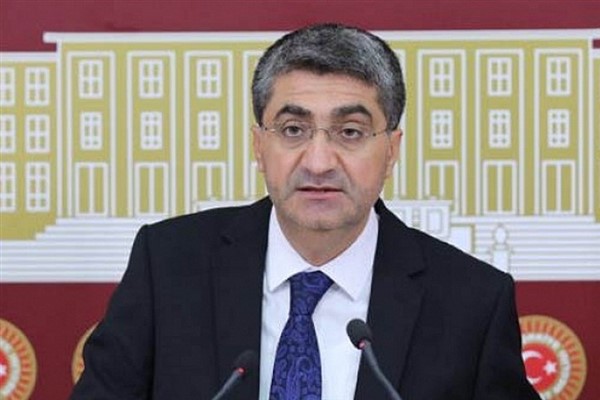 Ekmen’den Özdağ’ın tahliyesi hakkında değerlendirme