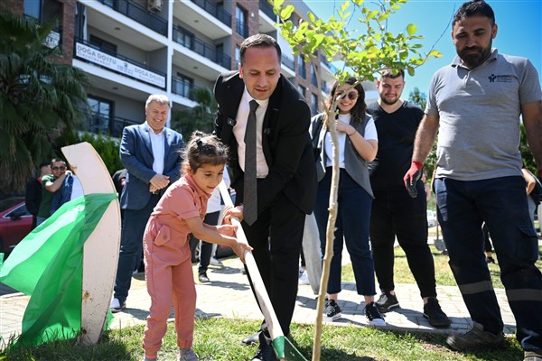 Bornova’daki parklarda su tasarrufu dönemi başlıyor