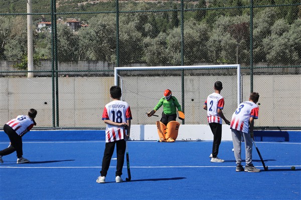Aras: Gençlerimizin başarıları için her türlü desteğe hazırız