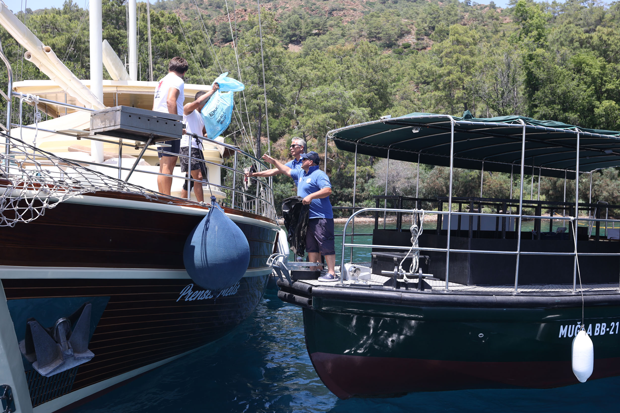 Muğla Büyükşehir Belediyesi’nden deniz temizliği