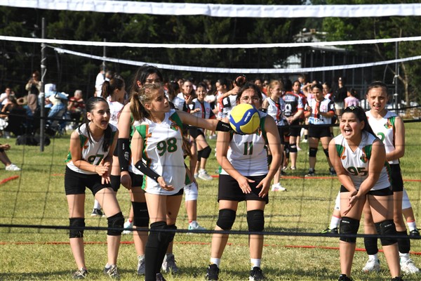 Osmangazi’de Mini Voleybol Şenliği düzenlendi