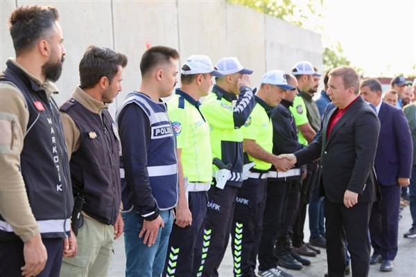 Vali Aydoğdu ve protokol üyeleri bayramda uygulama noktalarını ziyaret etti