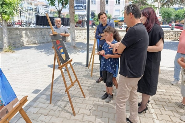 Karamanlı öğrencilerden resim sergisi