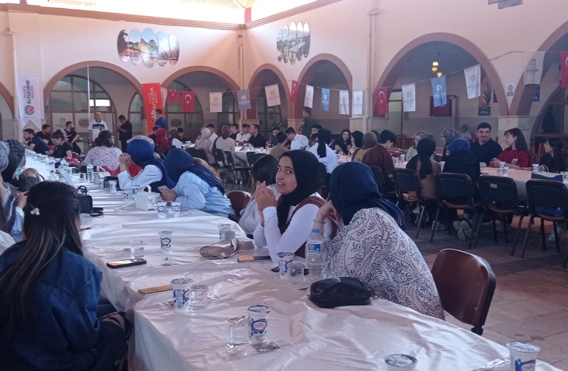 Malatya Büyükşehir Belediyesi’nden YKS öncesi öğrencilere moral desteği