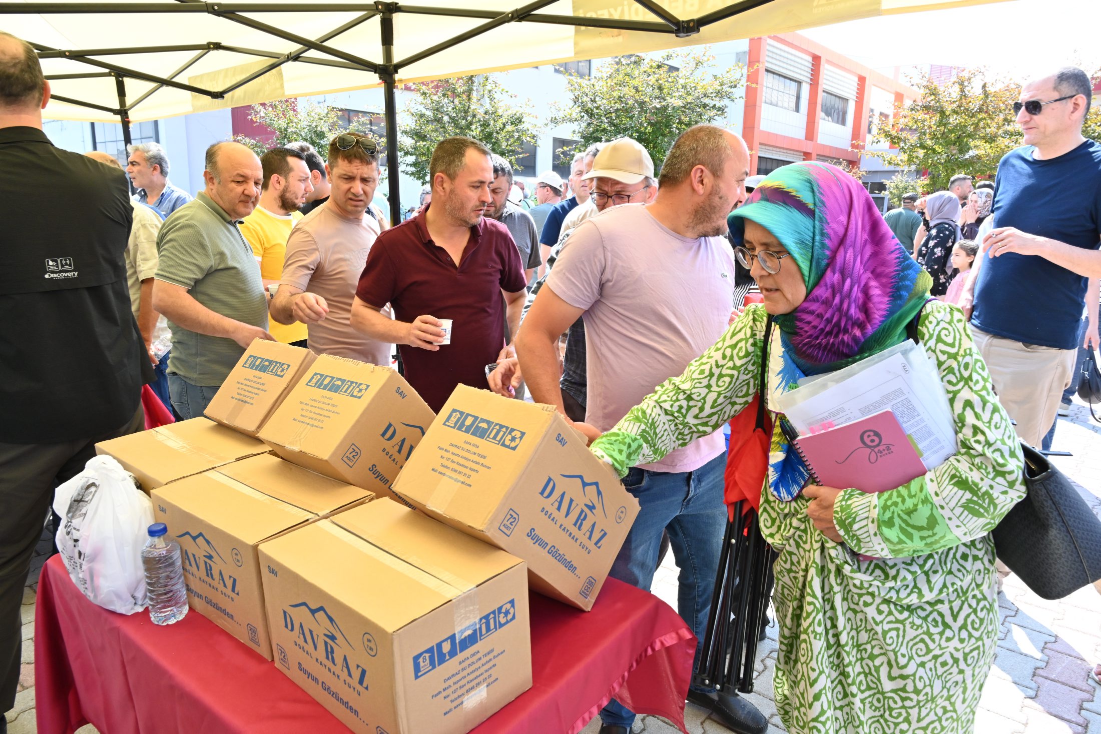 Isparta Belediyesi YKS’de öğrenci ve ailelerine destek verdi