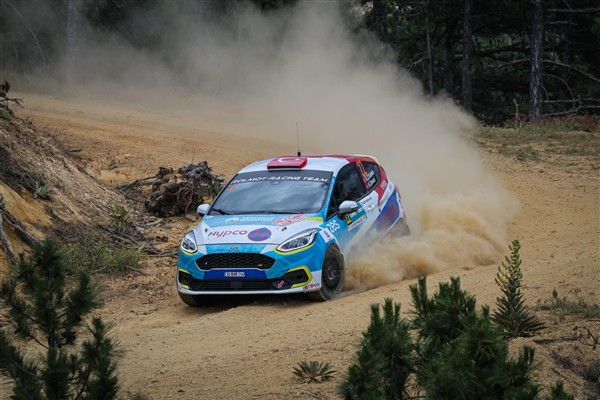 Engelli kadın ralli pilotundan çifte podyum