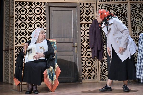 Esenyurt’ta “Ocak” oyunu sahnelendi