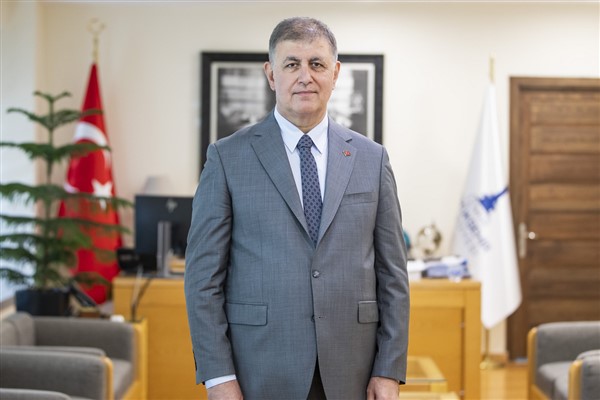 Başkan Tugay: Geçmişte yapılan hataların yükünü taşımayı kabul etmiyorum